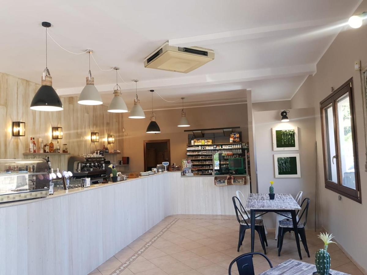 Hotel Monte Sirai - Housity