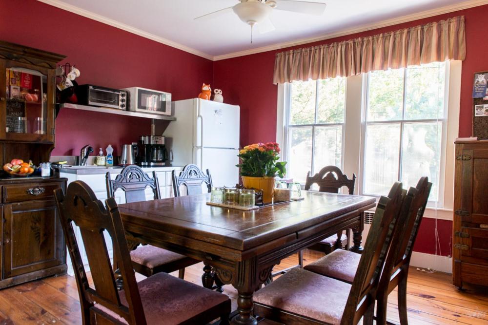 The Fox and Owl Inn - Housity