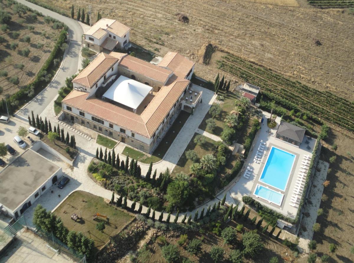 Don Giovanni Hotel - Housity