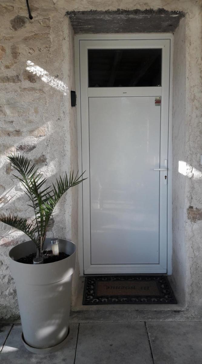 PAUSE ROMANTIQUE EN PAYS BRAYAUD - Housity