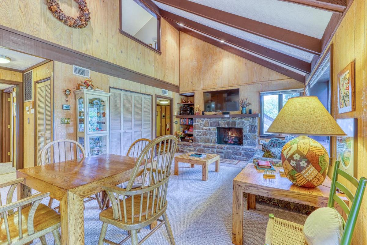 Toadstool Retreat - Housity