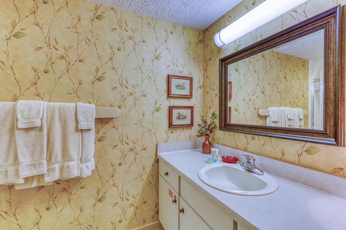 Toadstool Retreat - Housity