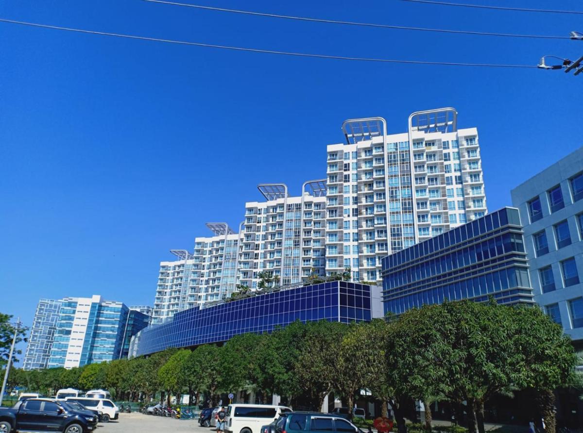 Suitetrails - Mactan Newtown Affordable Suite with FREE Pool & Beach