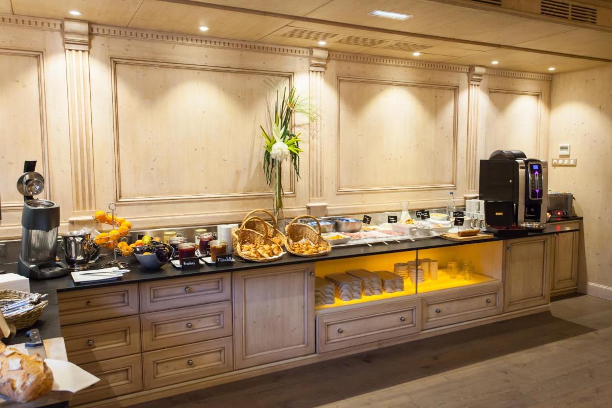 Nourriture dans l'hôtel ou à proximité