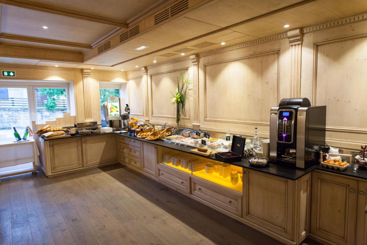 Nourriture dans l'hôtel ou à proximité
