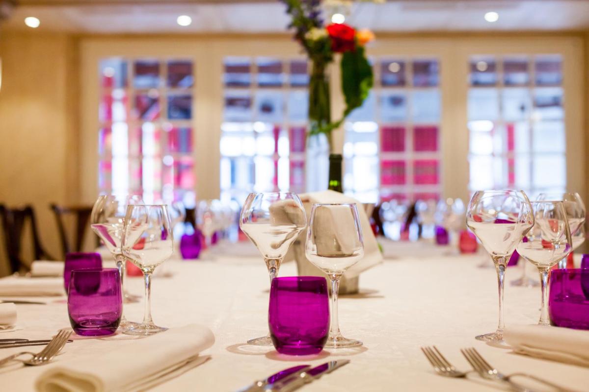 Restaurant ou autre lieu de restauration dans l'établissement Hôtel SPA du Lac de Madine - Maison DRAPIER