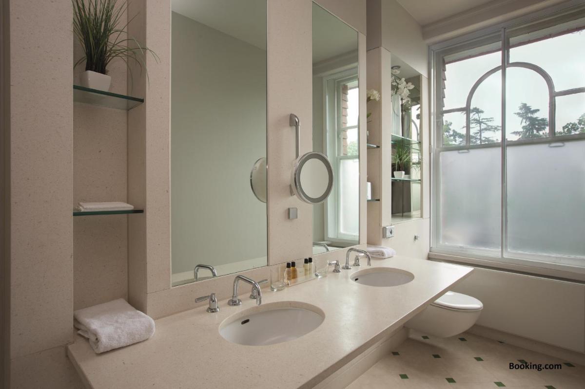 Woodlands Park Hotel - Housity