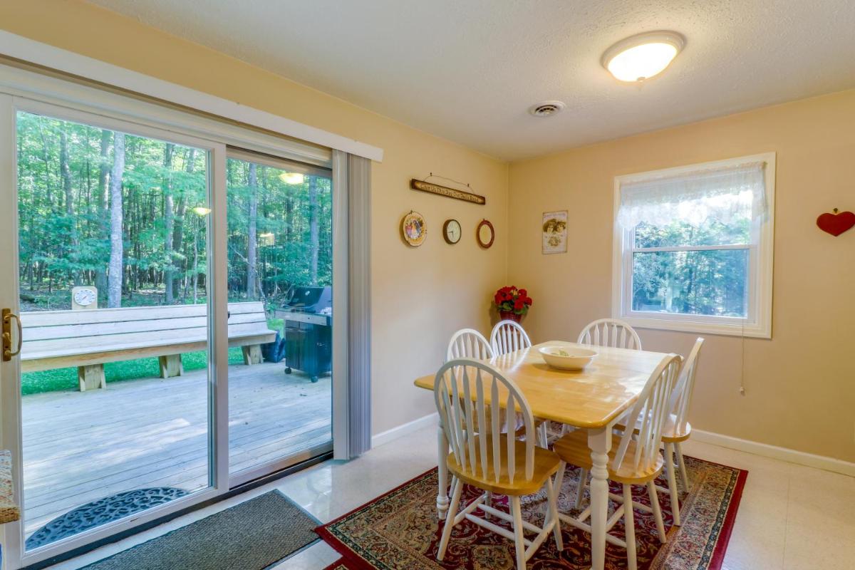 Z Lake Retreat - Housity