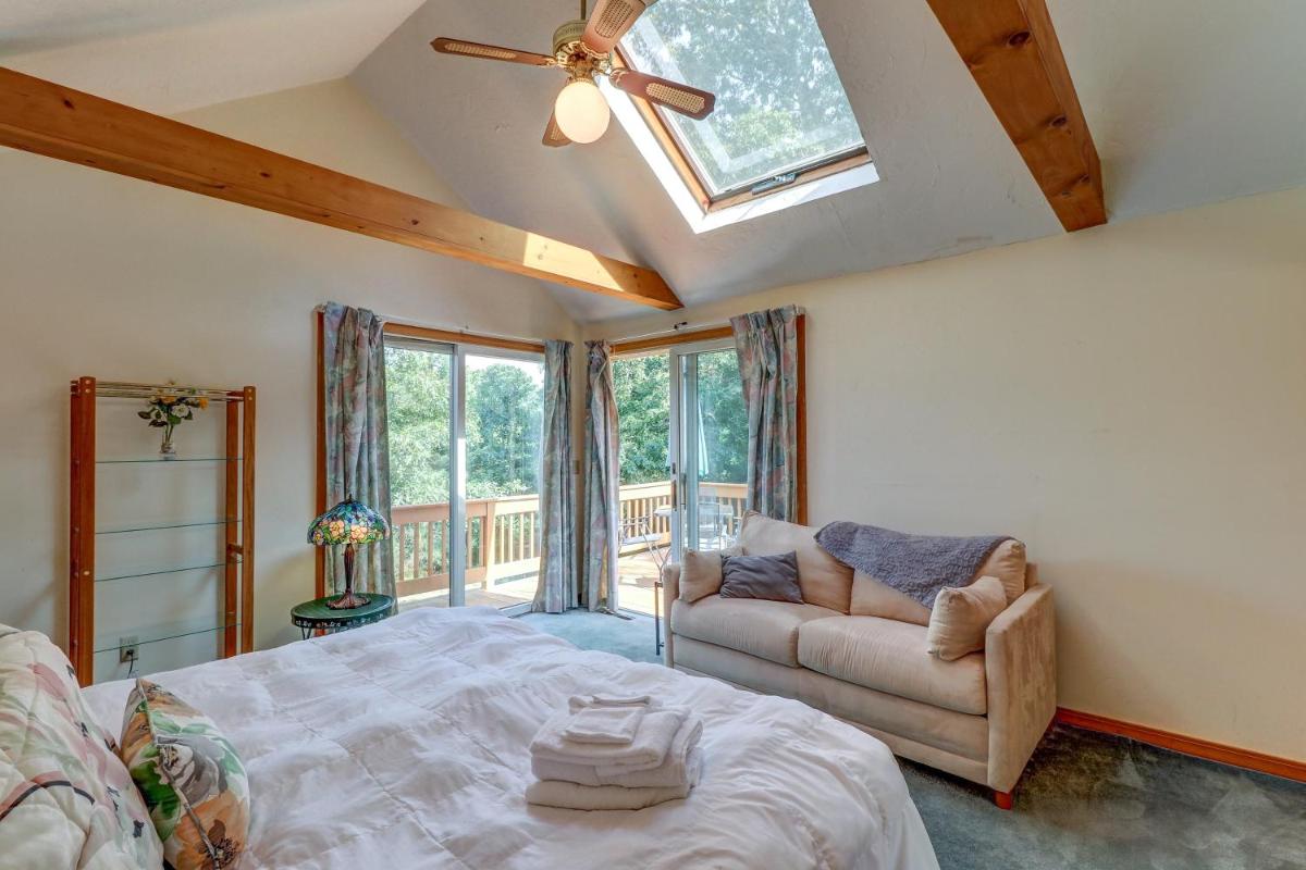 Hyannis Hideaway - Housity