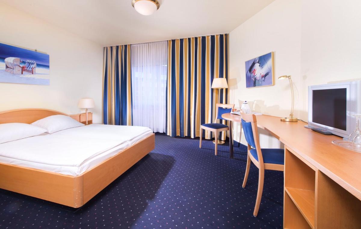 Tryp by Wyndham Luebeck Aquamarin - Housity