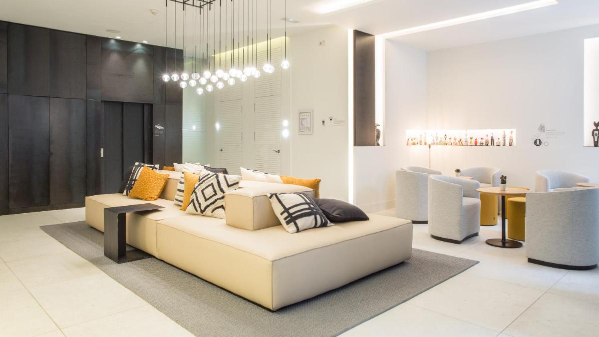 Hotel Denit Barcelona - Housity