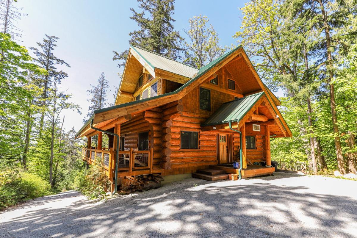 Camano Family Retreat - Housity