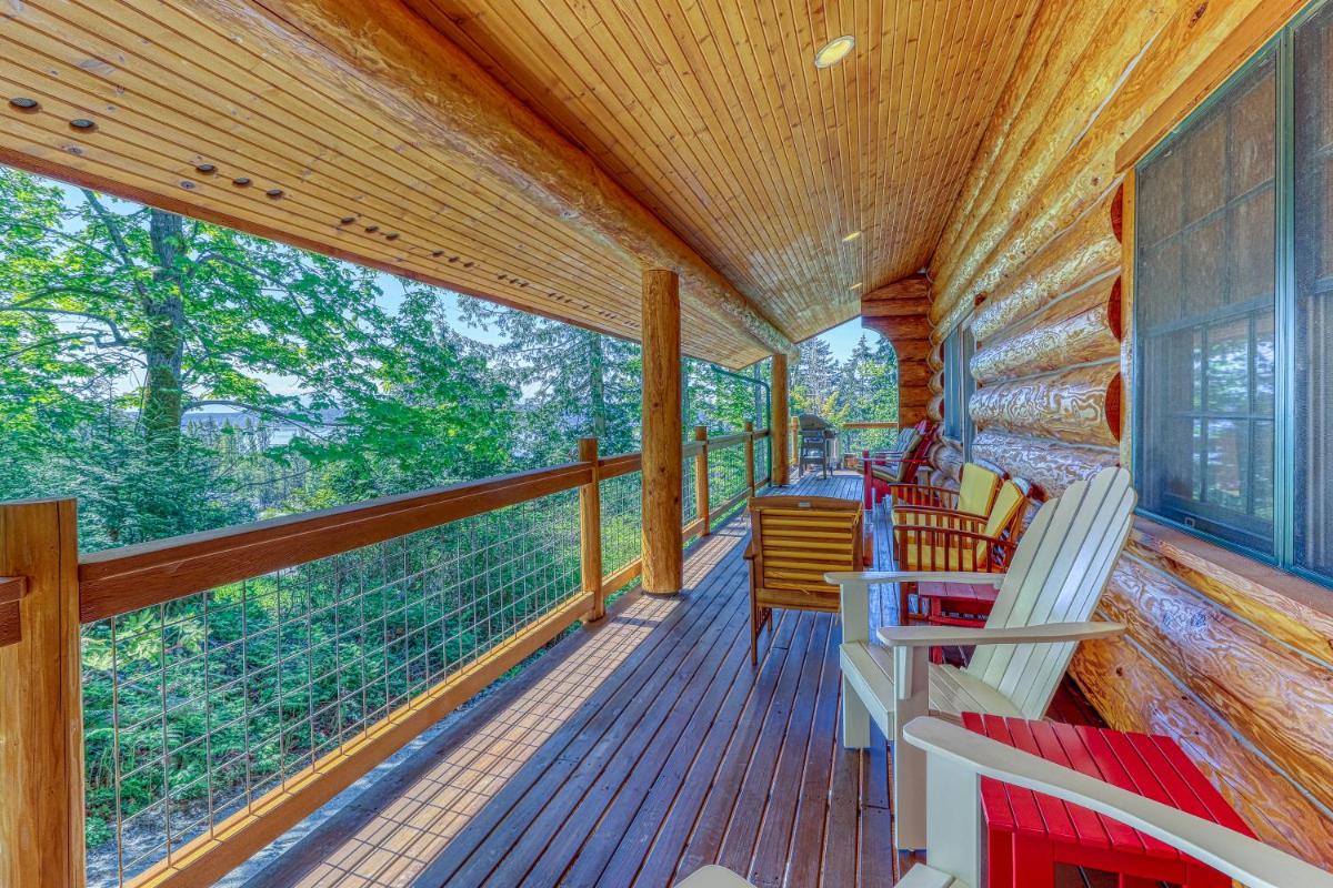 Camano Family Retreat - Housity