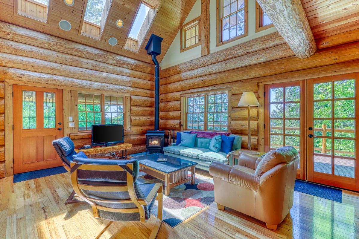 Camano Family Retreat - Housity