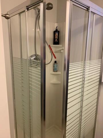 Suitetrails - Newly Renovated Basement Suite!