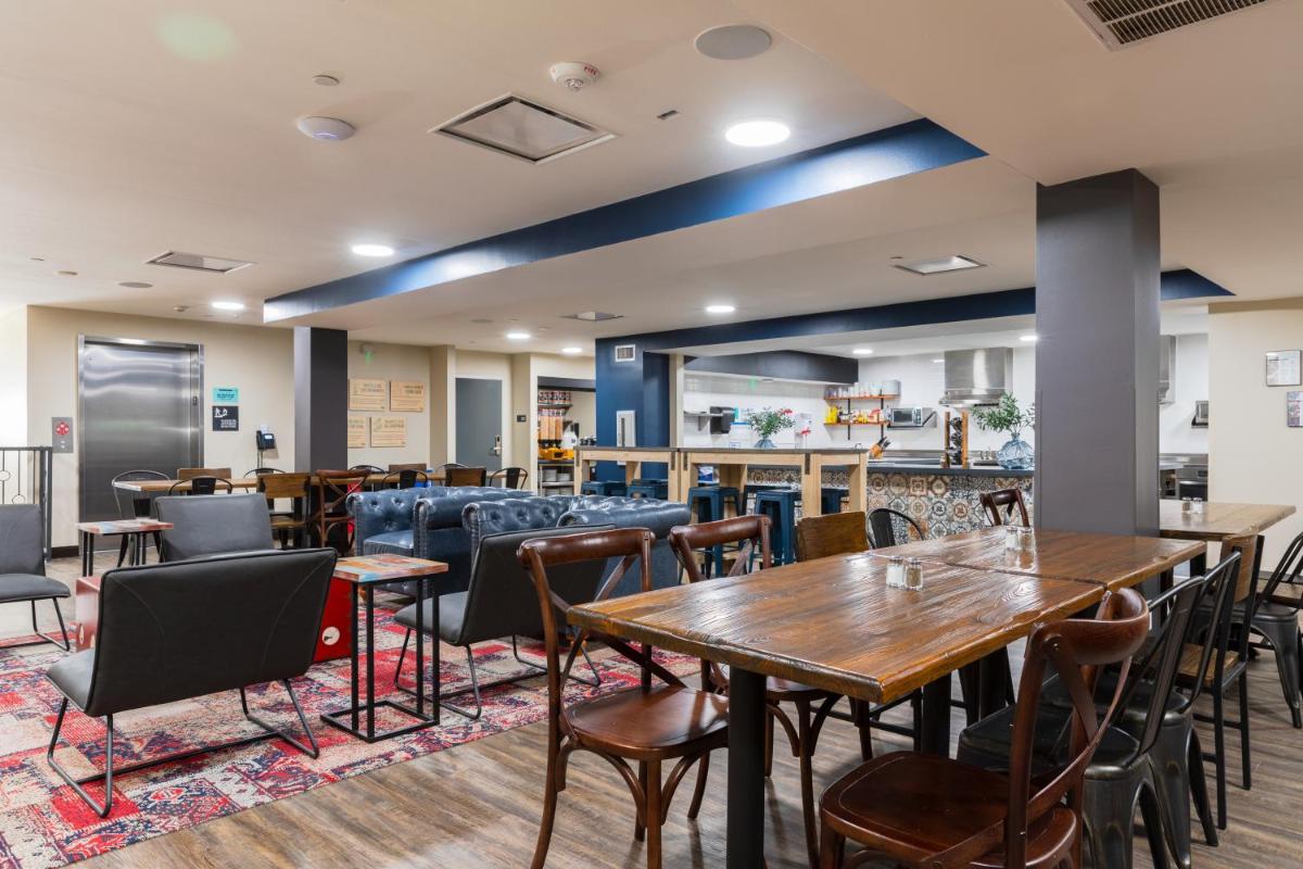 HI New Orleans Hostel - Housity