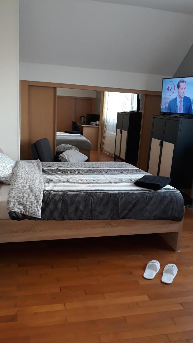 Chambre Coquette - Housity