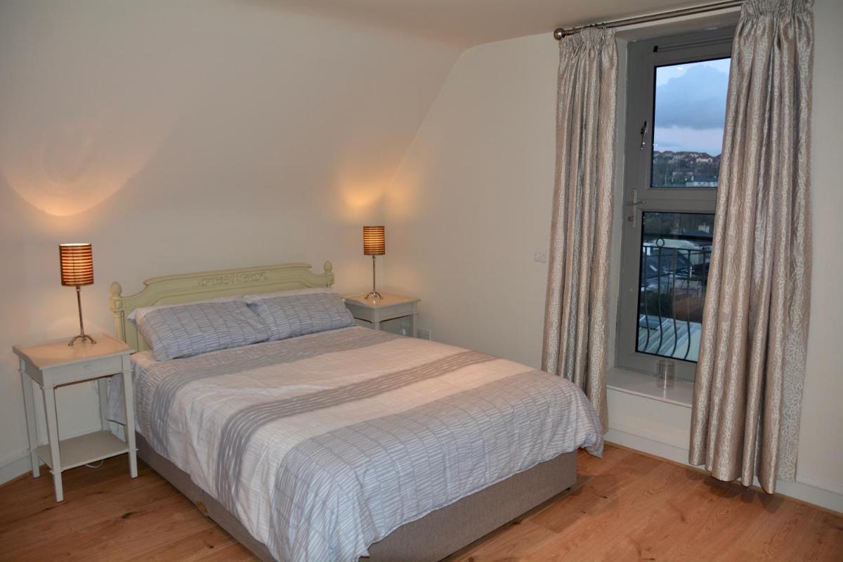 Suitetrails - Apartment 3, Oakleigh House, Donnybrook Hill, Douglas Cork