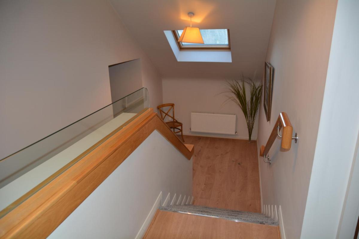 Apartment 3, Oakleigh House, Donnybrook Hill, Douglas Cork - Housity