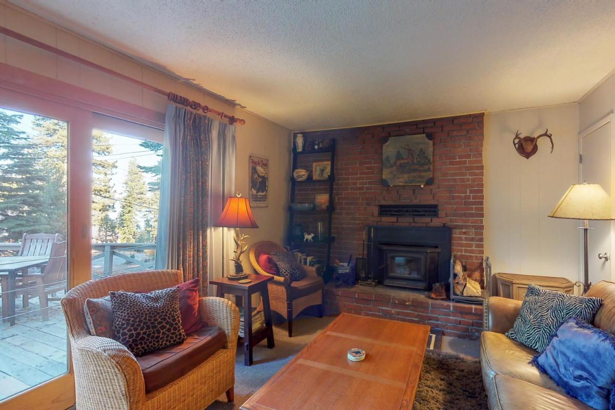 West Shore Lakeview Beauty* - Housity