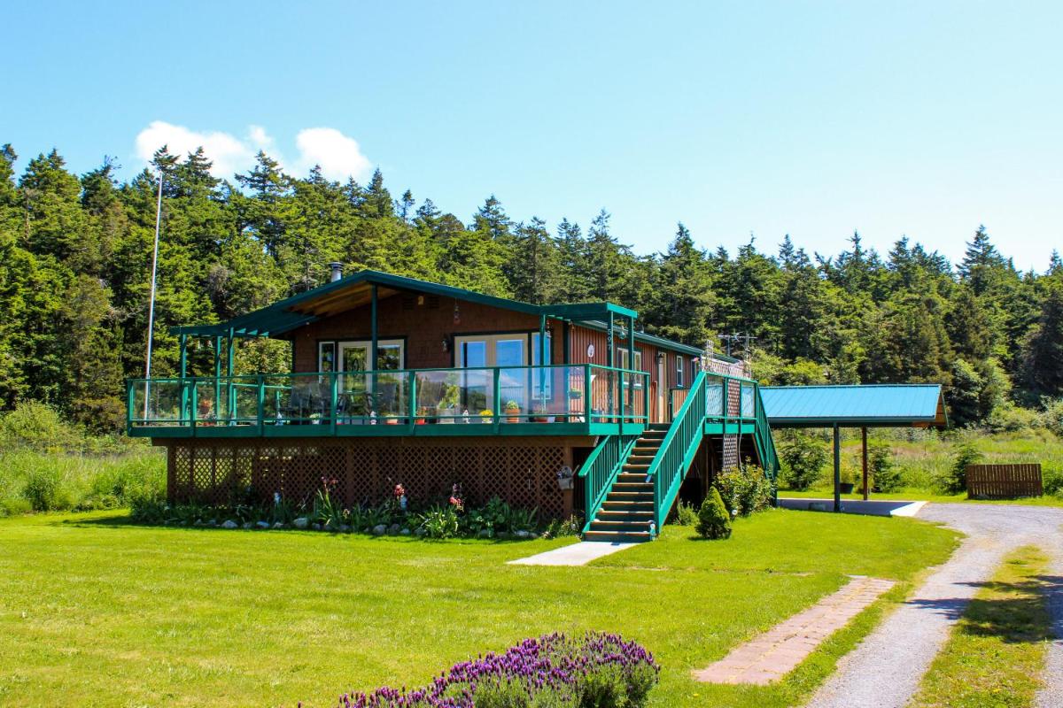 The Beach House on Lopez Island - Housity