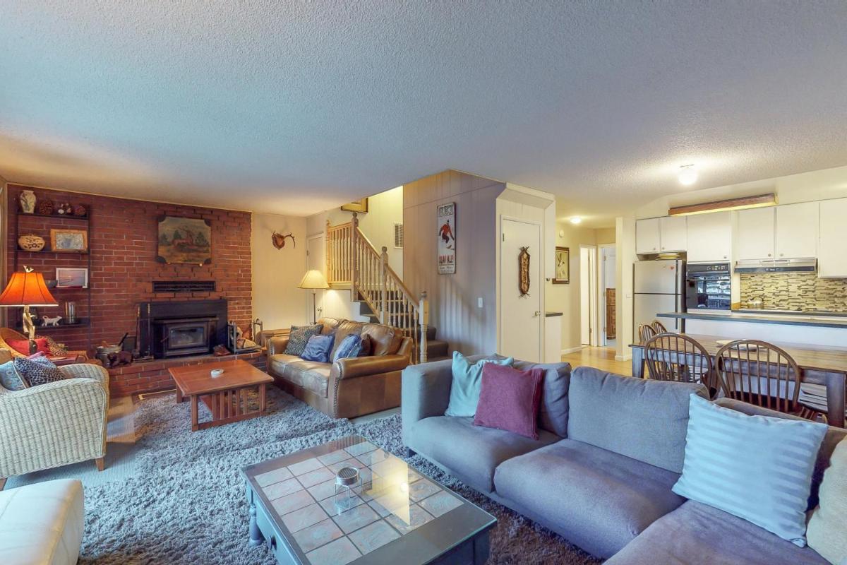 West Shore Lakeview Beauty* - Housity