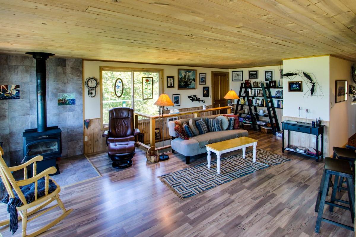 The Beach House on Lopez Island - Housity