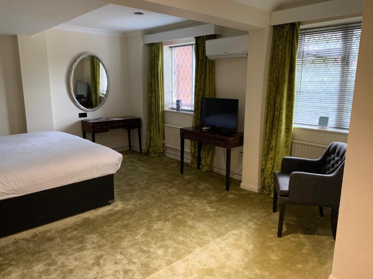 Barons Court Hotel Walsall - Housity