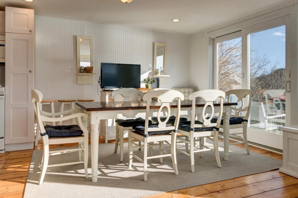 A Chatham Pearl on Oyster River - Housity