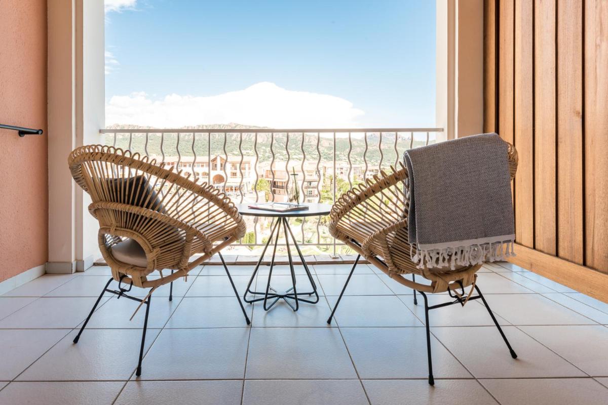 Balcon ou terrasse dans l'établissement Hôtel de l'Esterel Pierre & Vacances