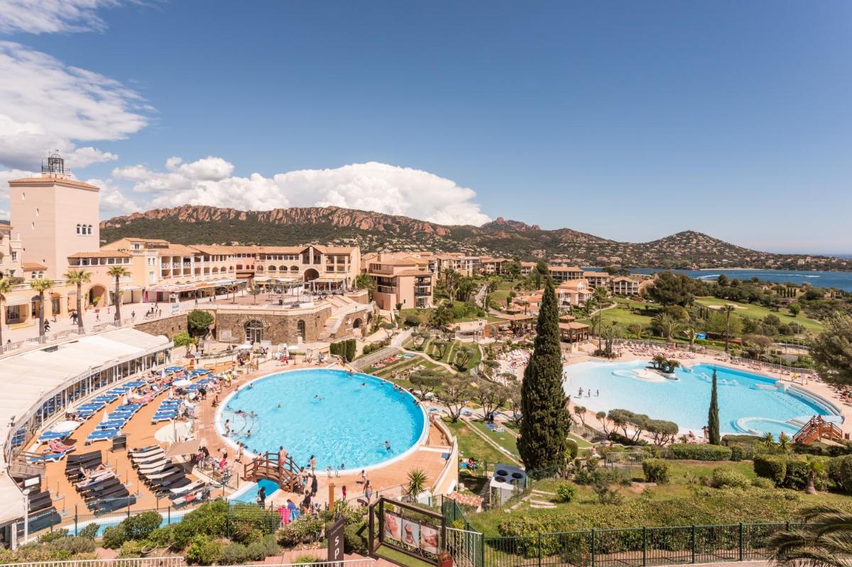 Piscine de l'établissement Hôtel de l'Esterel Pierre & Vacances ou située à proximité