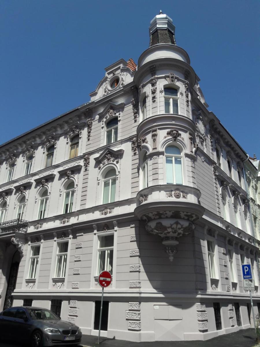 Lucas Apartment - Self check-in - Housity