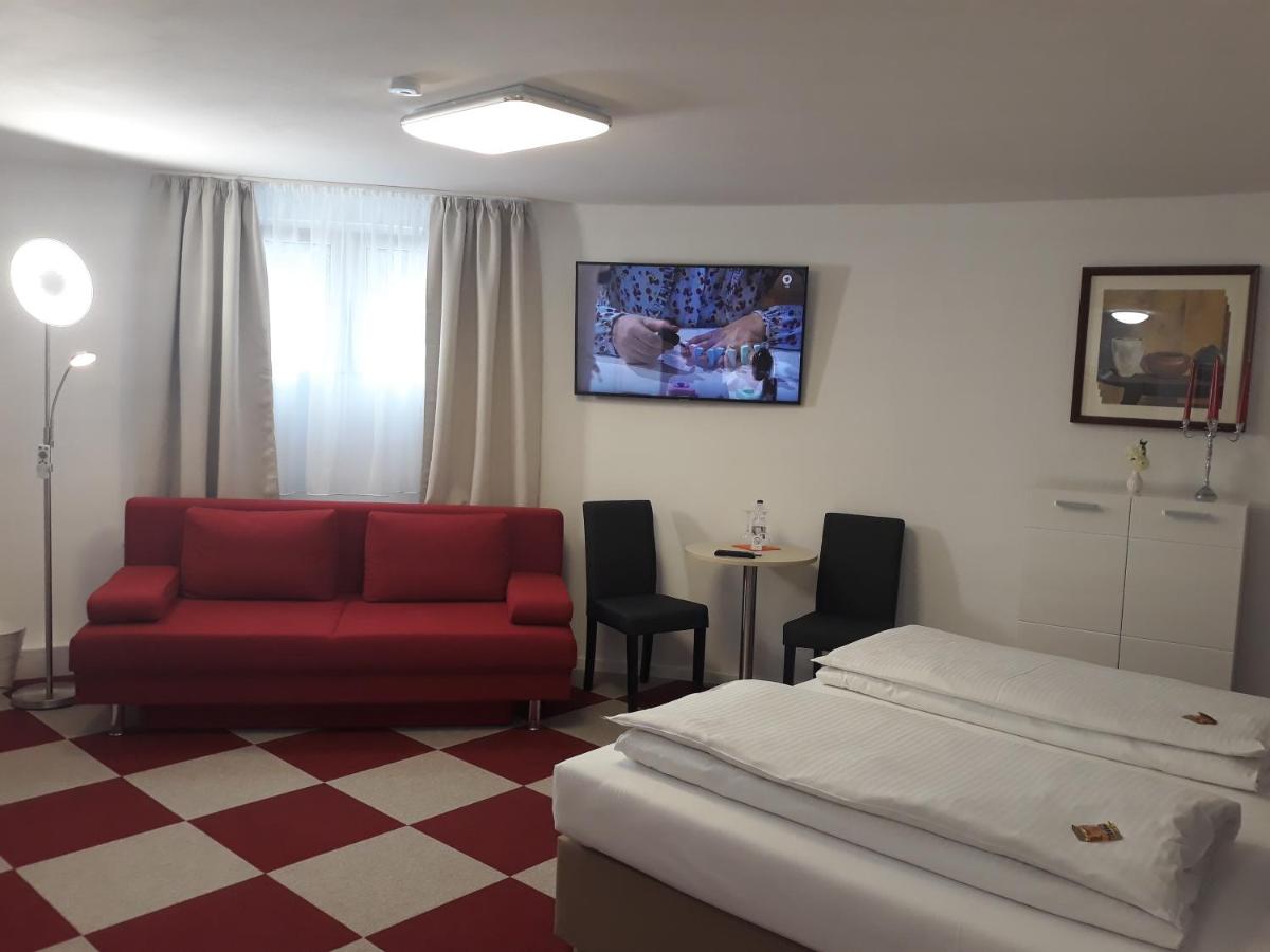Hotel Luca - Housity