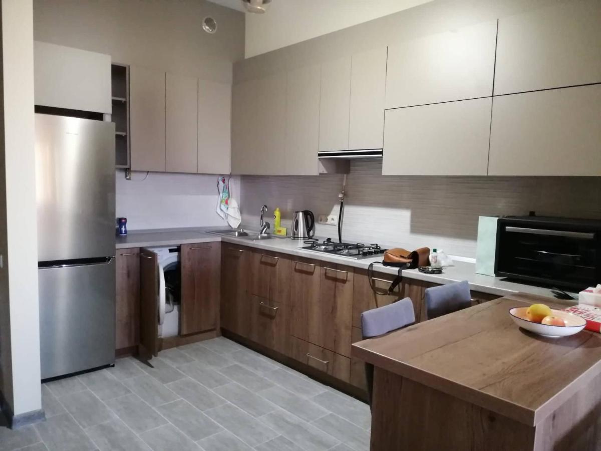 Suitetrails - White Apartment, 2 masiv, Gai avenue