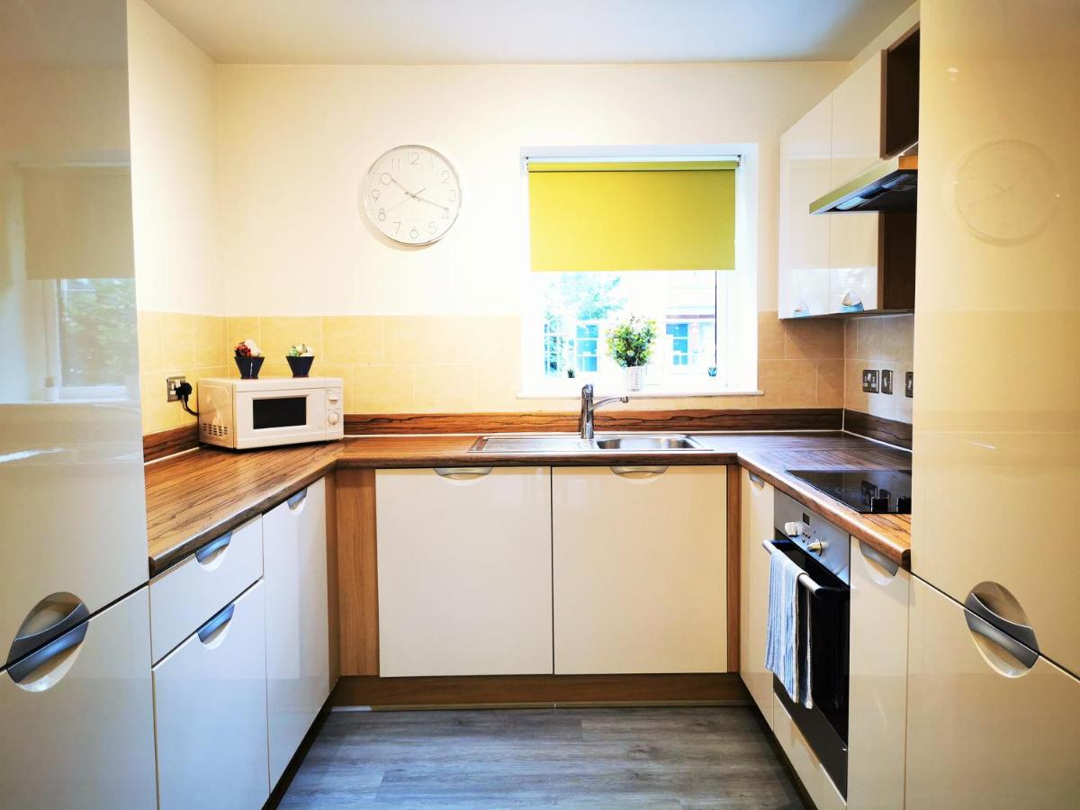 Lovely Holiday Home in Birmingham City Center 3 Bedrooms House By HF Group - Housity