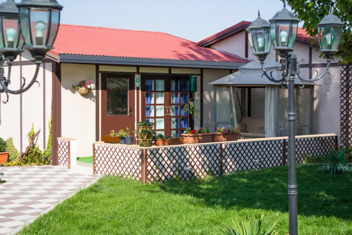 Cross Resort Hotel - Housity