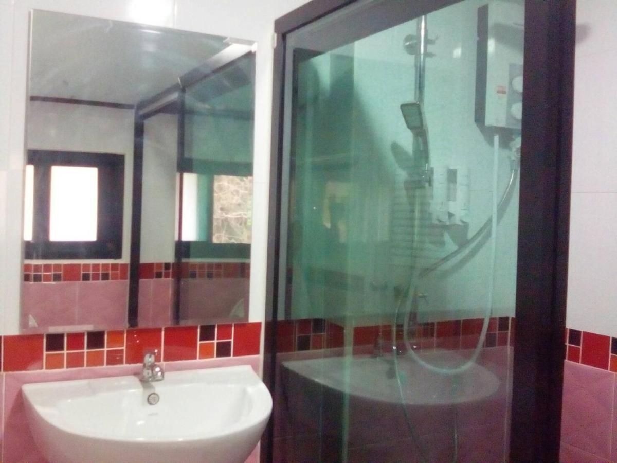 Ocean View Resort - Koh Sichang - Housity