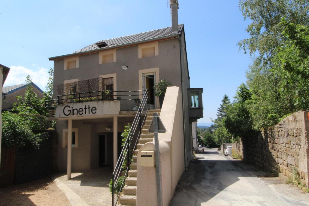 GITE chez Ginette 3 étoile 8 Personnes - Housity