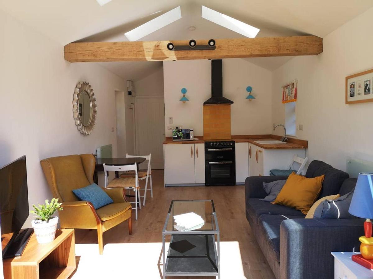 The Bird House at Woodburn Cottage - Housity