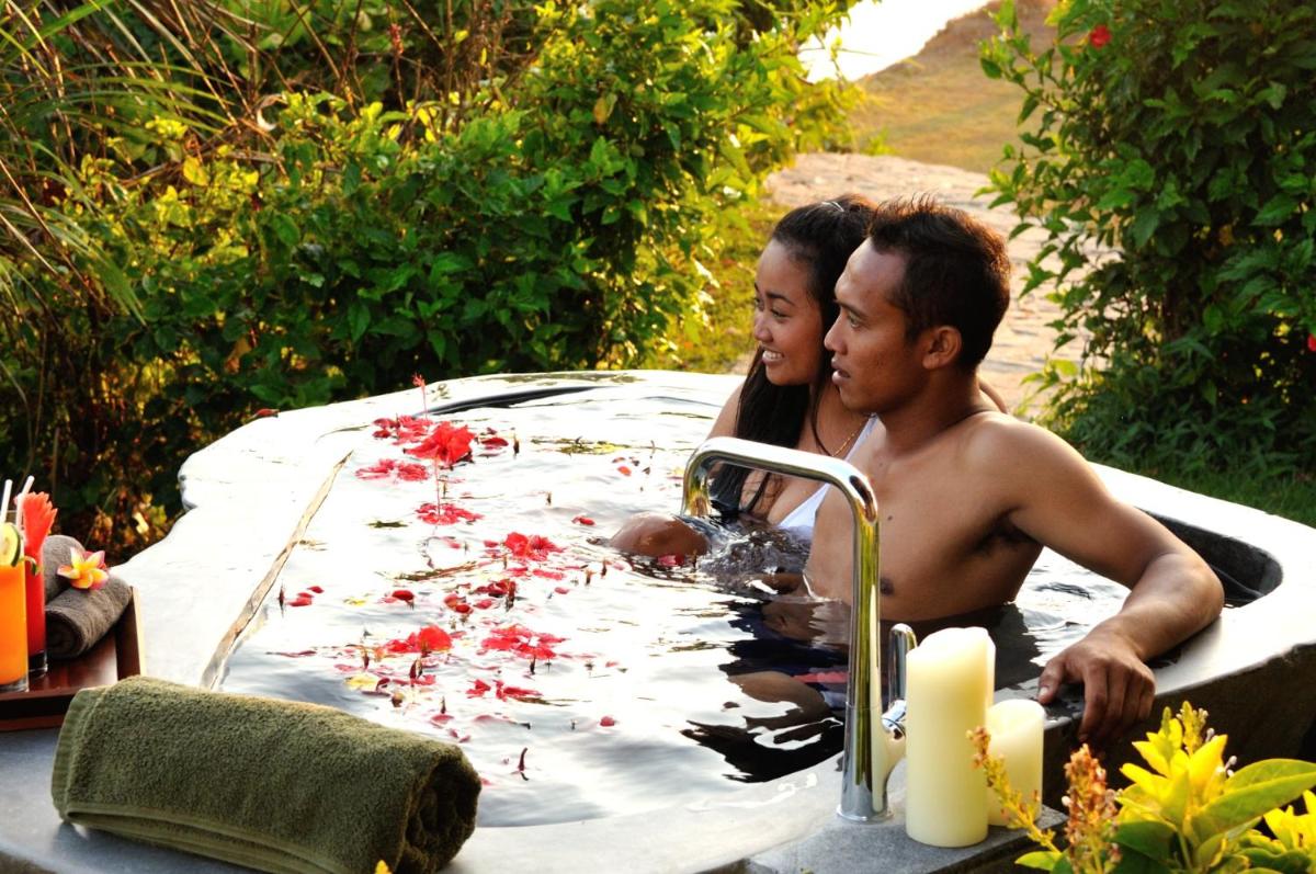 Bulung Daya Beach Villa Retreat - Housity