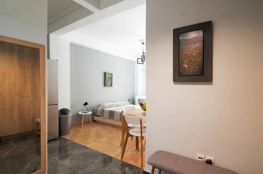 Tiny Studio Suite - Housity