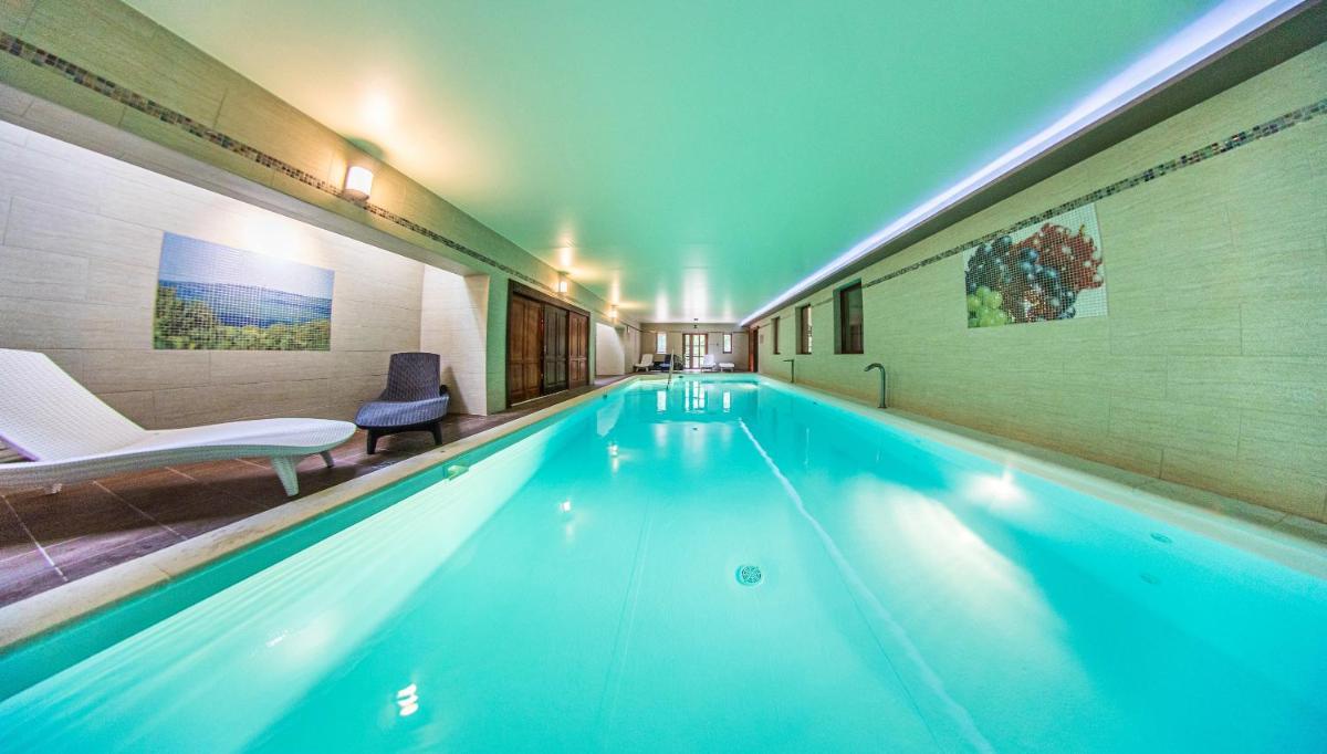 Borhotel Sziluett Farkasmály - Housity