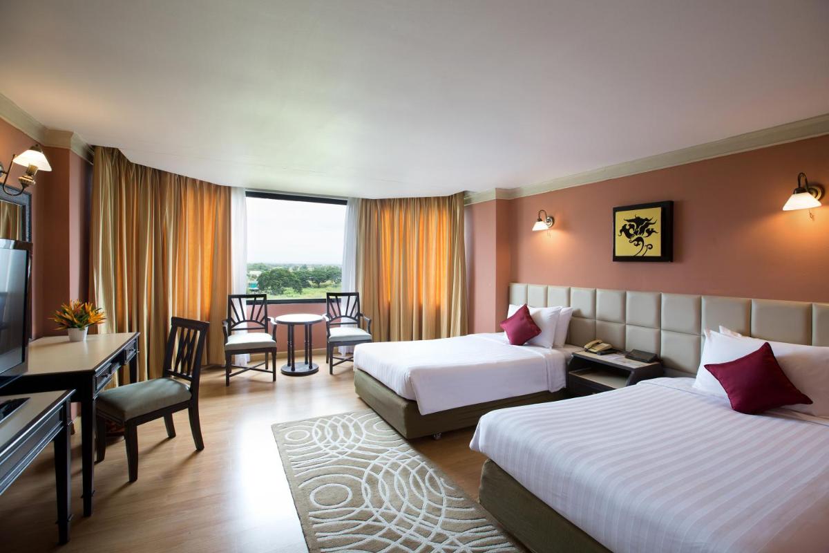 The Imperial Hotel & Convention Centre Phitsanulok - Housity