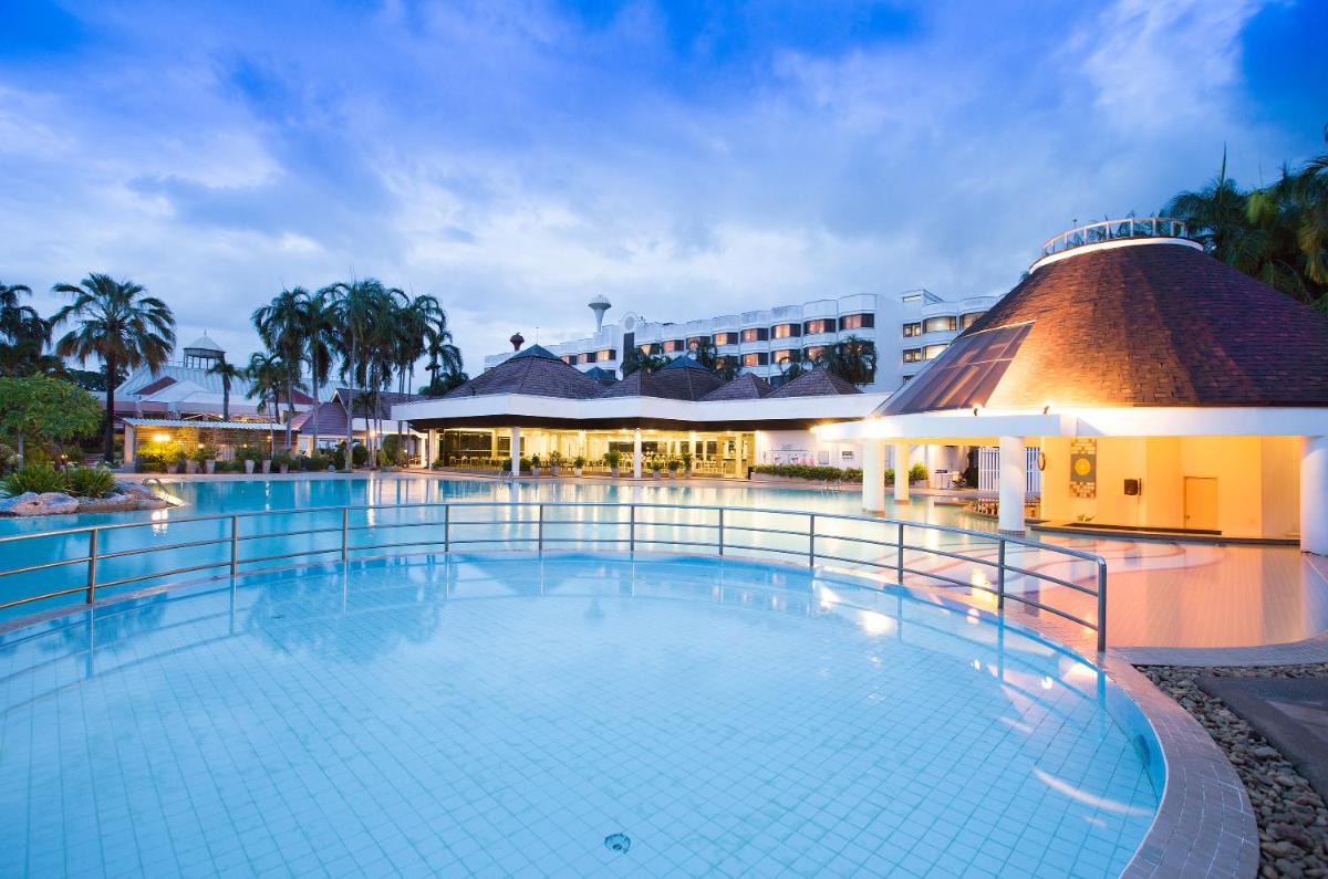The Imperial Hotel & Convention Centre Phitsanulok - Housity