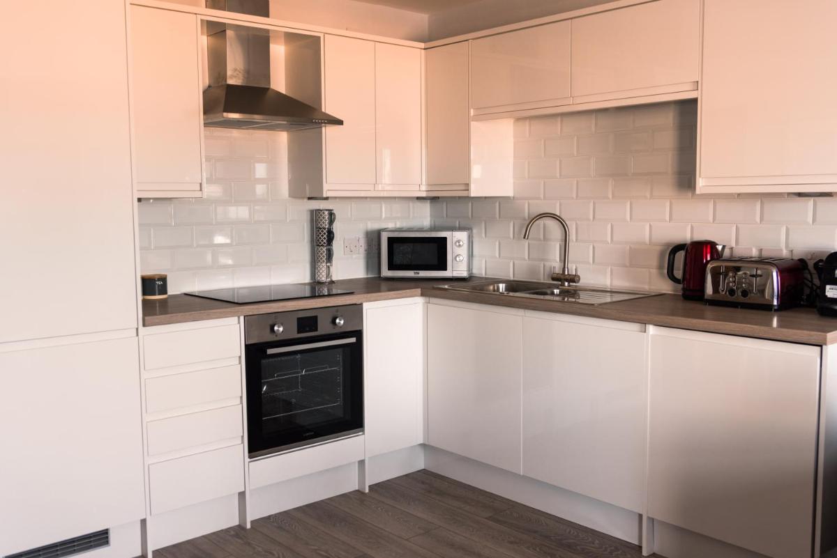 Suitetrails - The Seaview Apartment - Margate Beach - By Goldex Coastal Breaks