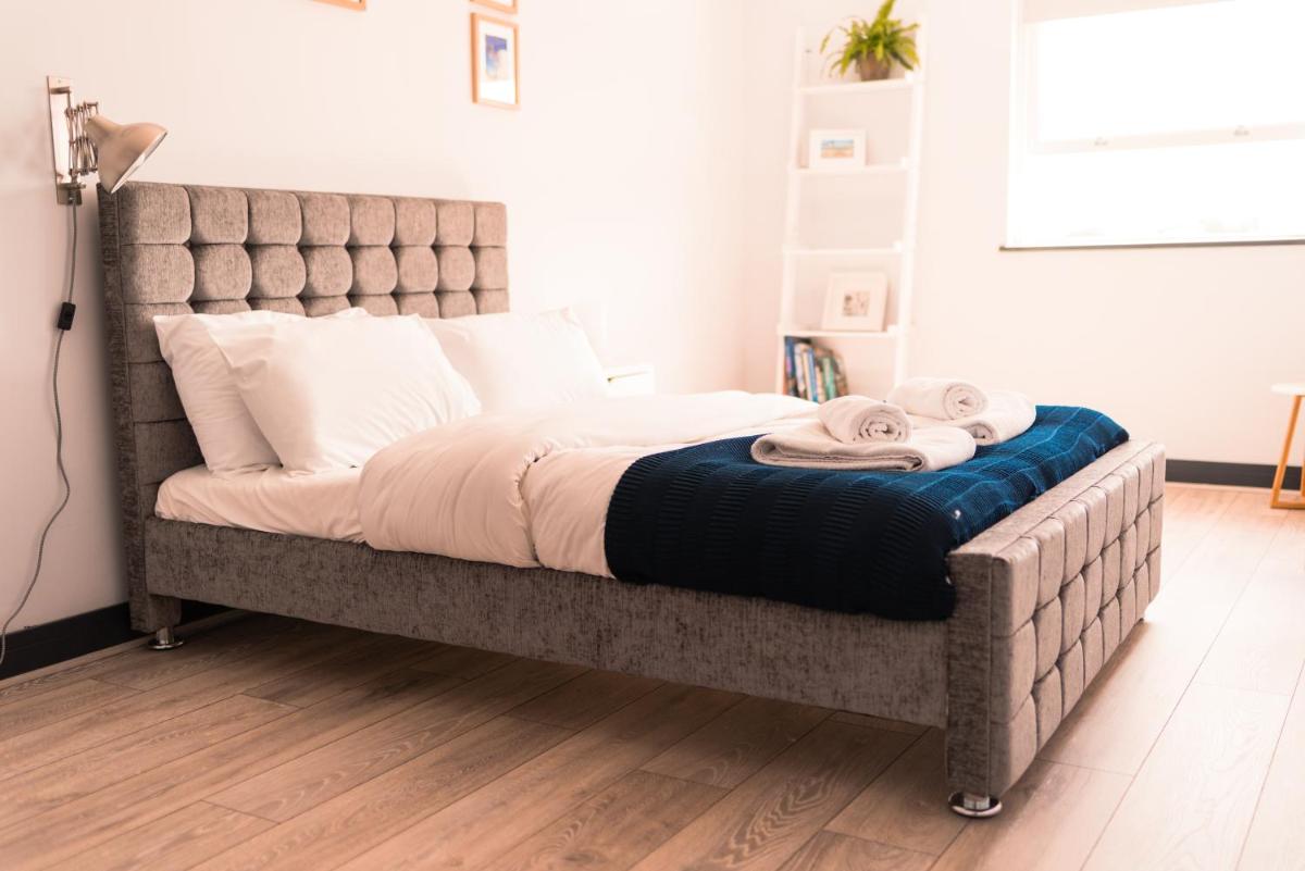 The Sunset Apartment - Margate Beach - By Goldex Coastal Breaks - Housity