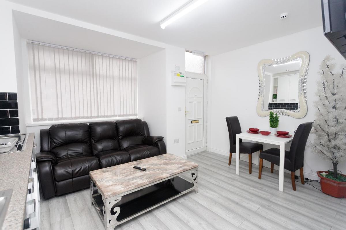 Calvin House Apartments - Housity