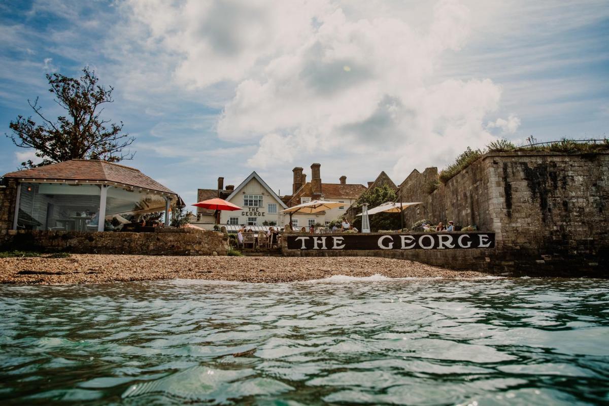 The George Hotel and Beach Club - Housity