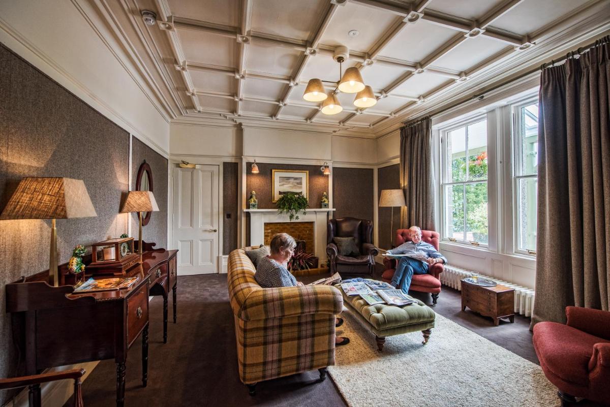 Douneside House - Housity