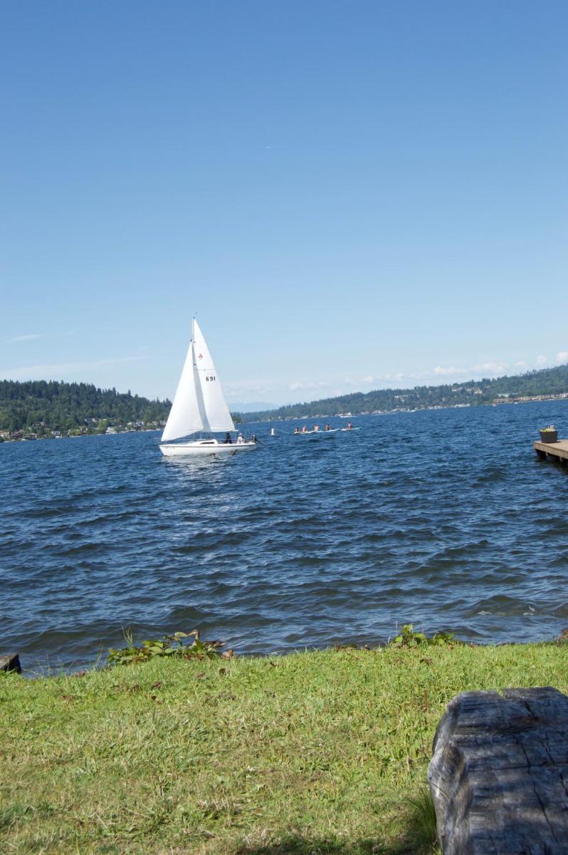 Water View Home - Housity